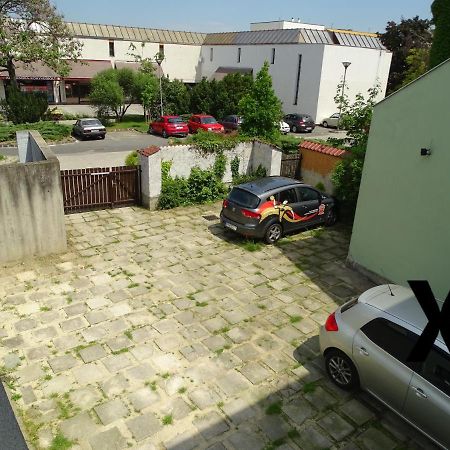 Ovaros Apartman Veszprém Exterior photo