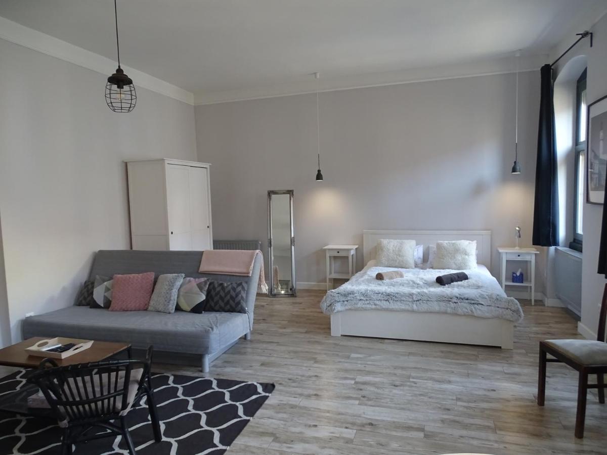 Ovaros Apartman Veszprém Exterior photo