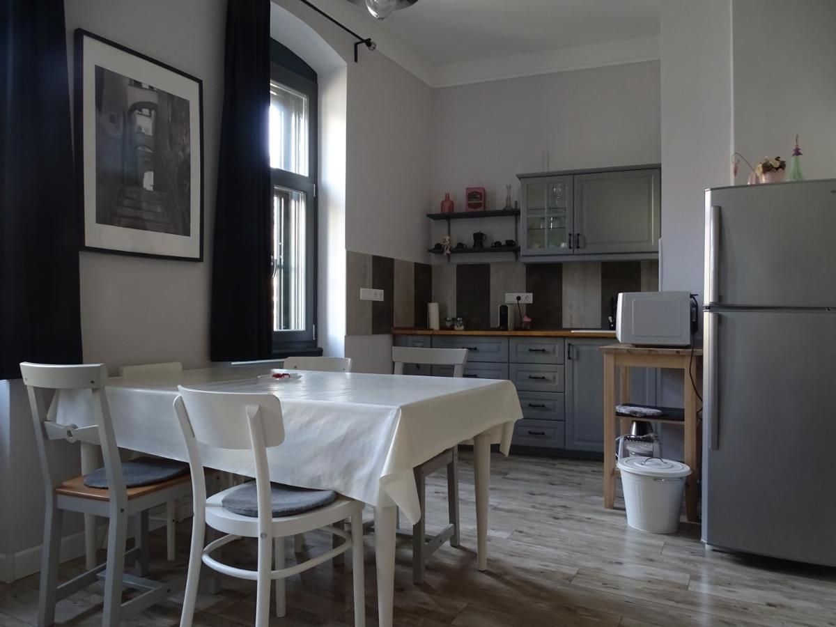 Ovaros Apartman Veszprém Exterior photo