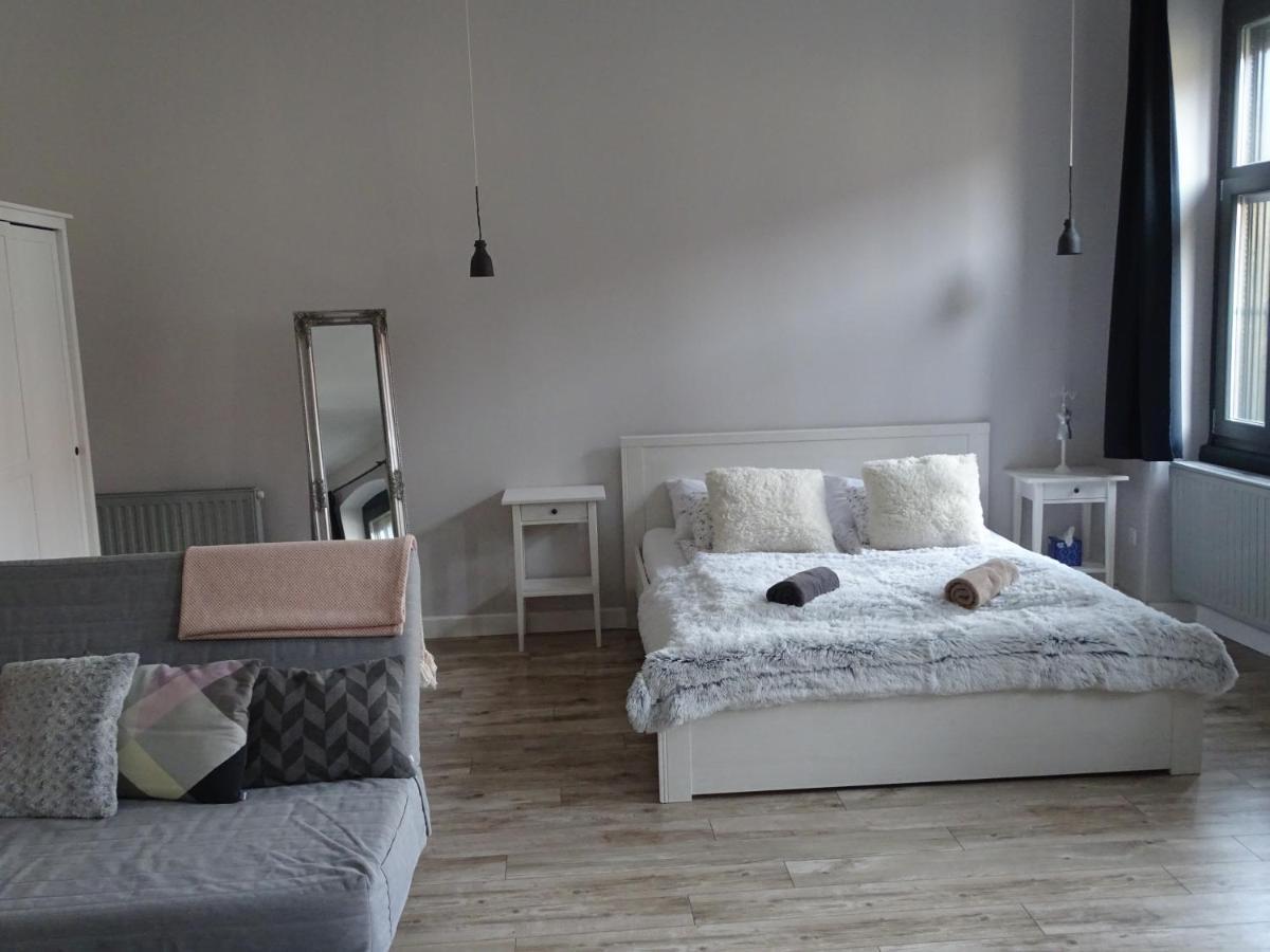 Ovaros Apartman Veszprém Exterior photo