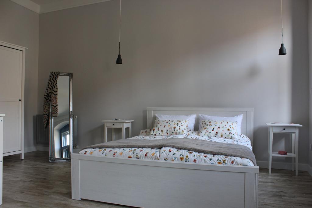 Ovaros Apartman Veszprém Exterior photo
