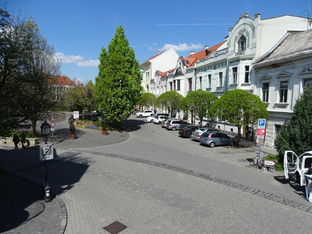Ovaros Apartman Veszprém Exterior photo
