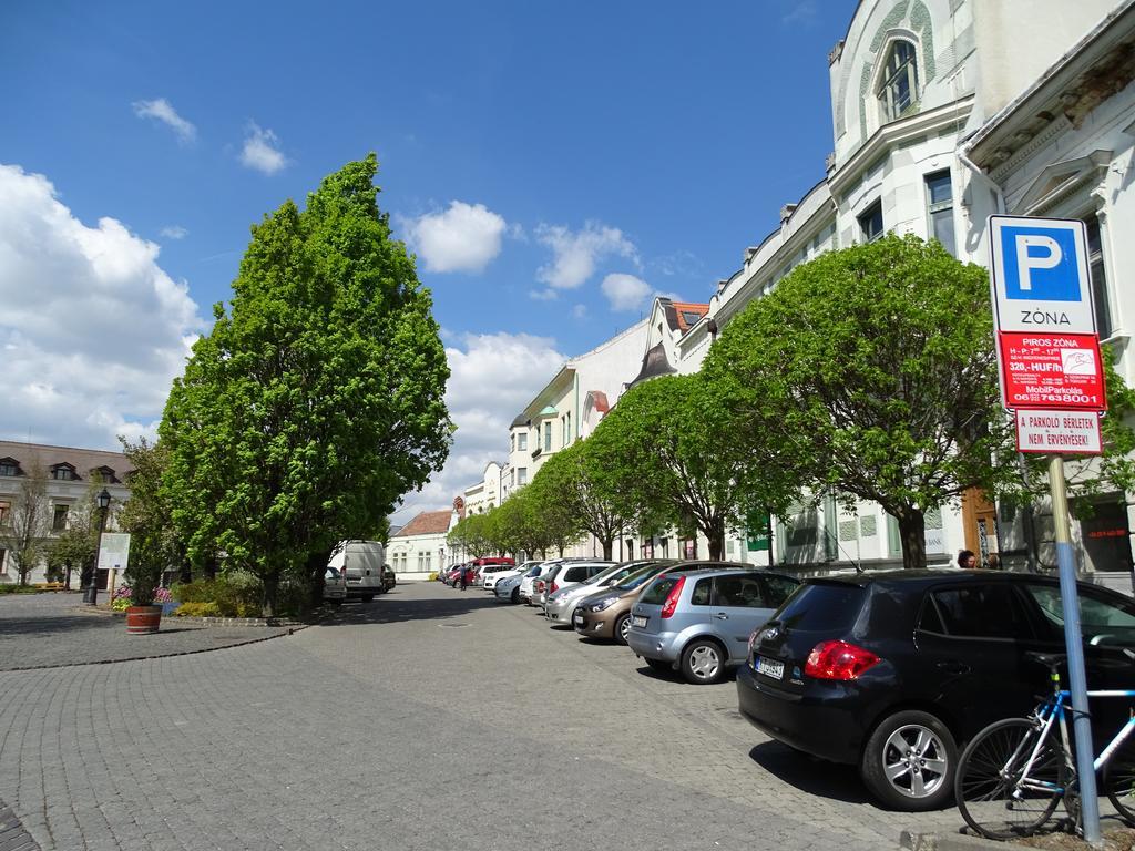 Ovaros Apartman Veszprém Exterior photo