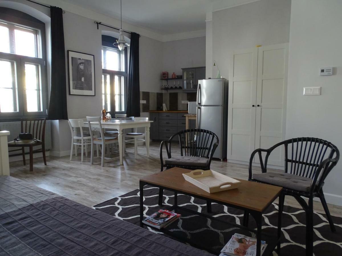 Ovaros Apartman Veszprém Exterior photo